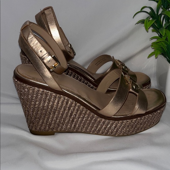 Aldo Gold Wedge Sandals with Buckle Detail used good condition - Picture 6 of 13